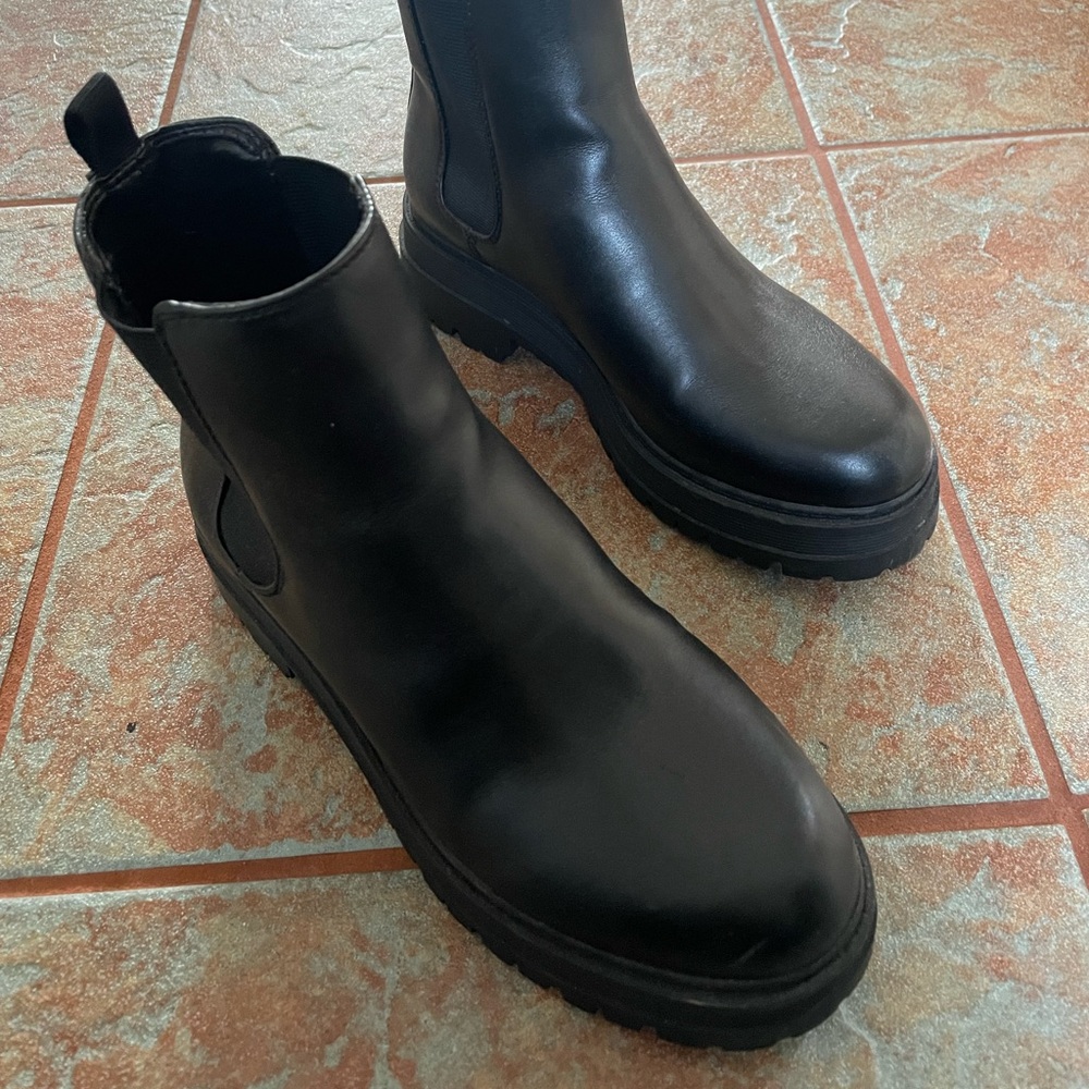 Women’s Marc fisher ankle boots
